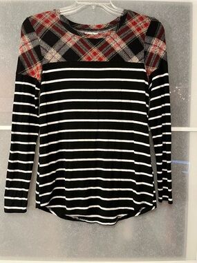 Maurices Black & White Striped 3/4 SleeveTop with Red Plaid